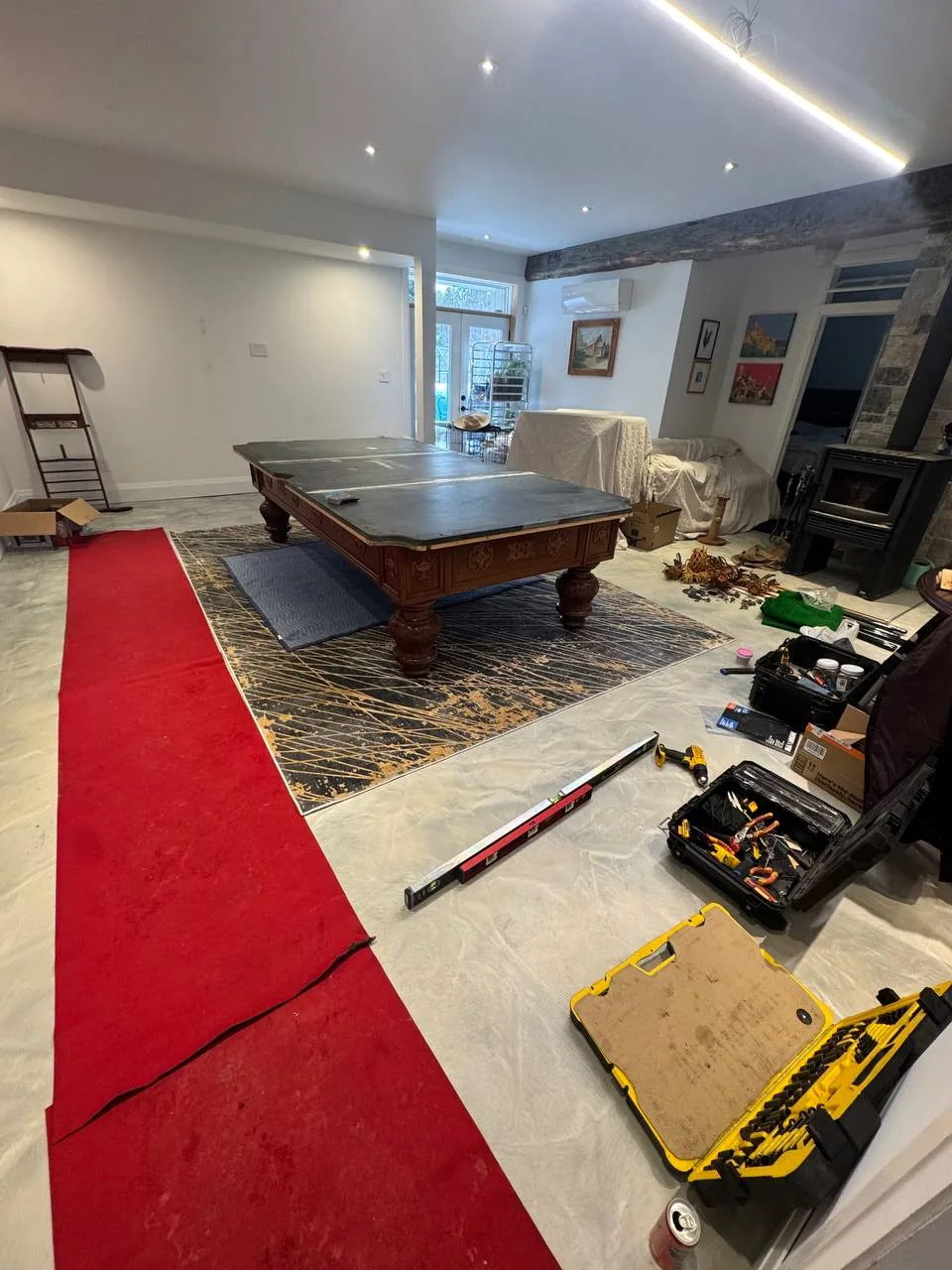 Pool table cloth installation